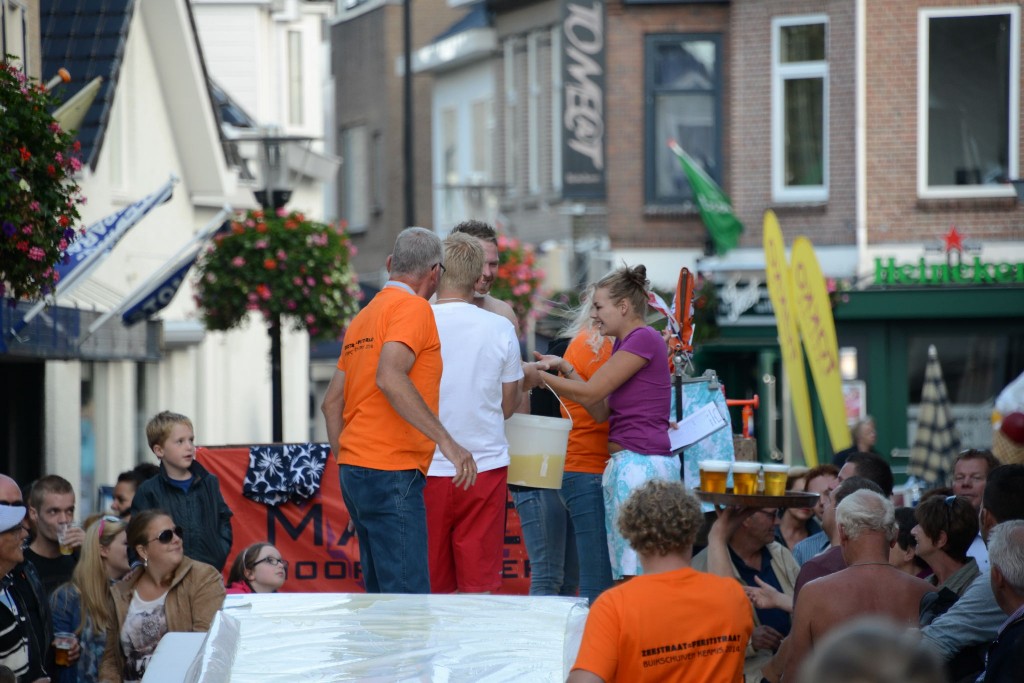 ../Images/Donderdag kermis 080.jpg